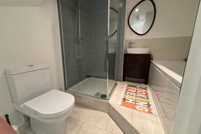 Flat 16, Rochford photo 3