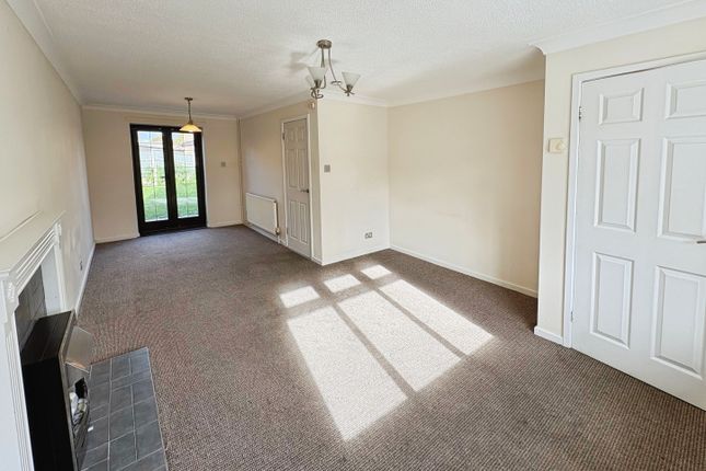 Atwater Court, Lincoln photo 3