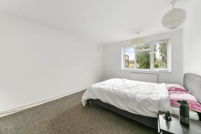 Flat 10, 42, Ryder Court, Leyton photo 4