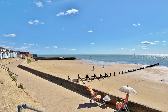 548, Eastcliff Promenade, Walton-on-the-Naze photo 3