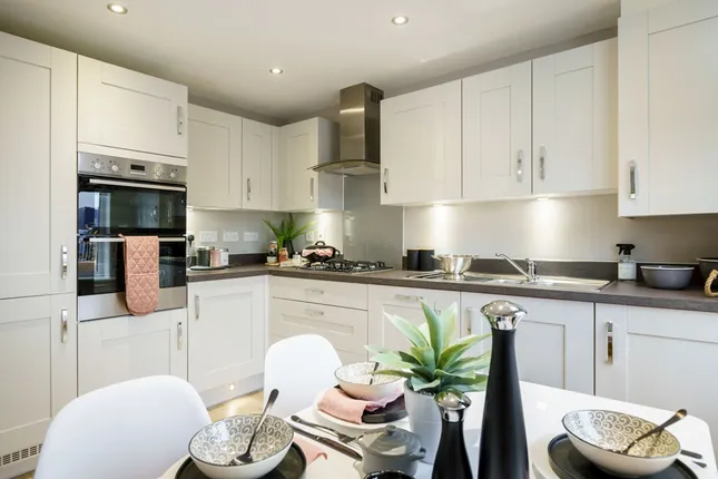 Taylor Wimpey - Auster Place at Brightwell Lakes