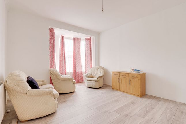 6 Victoria Avenue, Nottingham photo 2