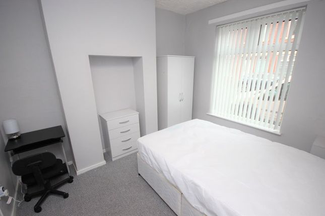 Shared accommodation to rent in Mackenzie Road, Salford