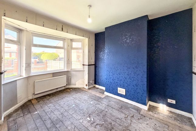 12 Derbyshire Avenue, Manchester photo 2