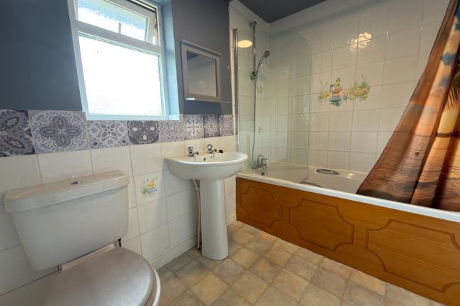37, Bowland Avenue, Shipley photo 3
