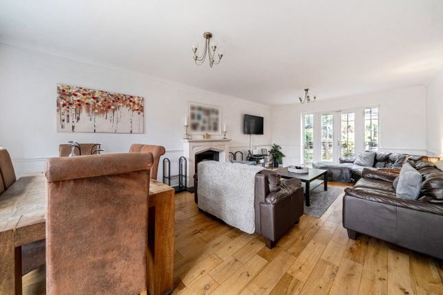 44, Castle Road, Surrey photo 3