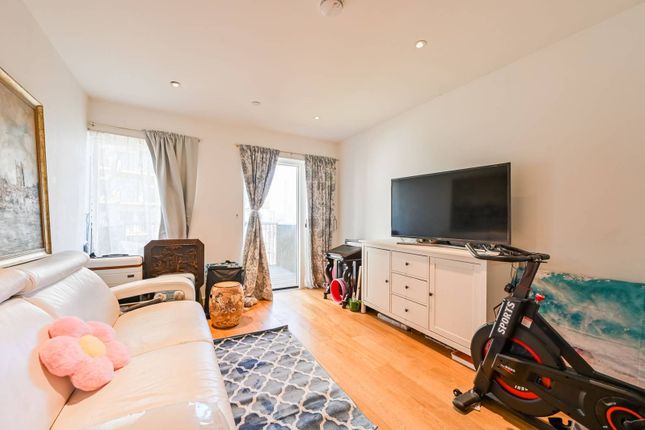 2-bed flat on Maud Street, Canning Town, £425,000