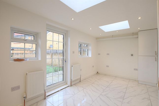 65, Avondale Gardens, Hounslow photo 4