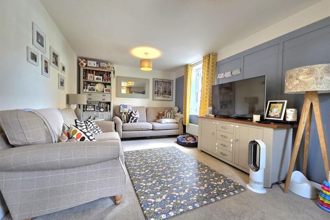 56, Brambling Way, Hardwicke photo 2