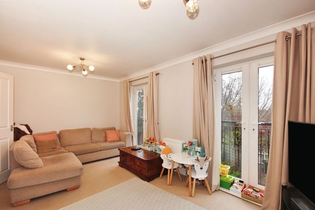 Terraced house for sale in Crowden Drive, Leamington Spa