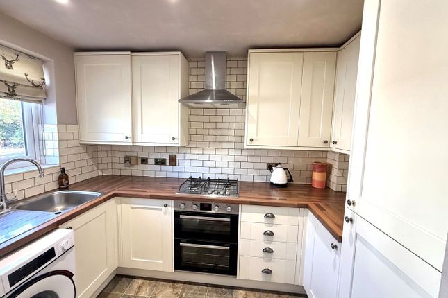 23, Lincolnshire Gardens, Warfield photo 3