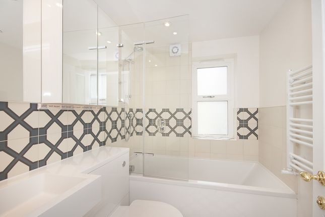 42, Allfarthing Lane, London photo 4