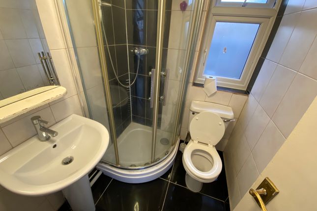 Ivy House, Dagenham photo 5