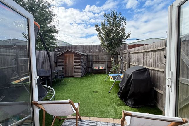 Sartoria Close, West Thurrock photo 2
