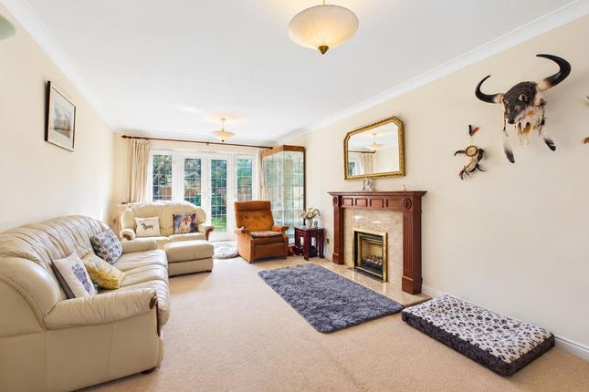 6, Brunel Close, Romford photo 4