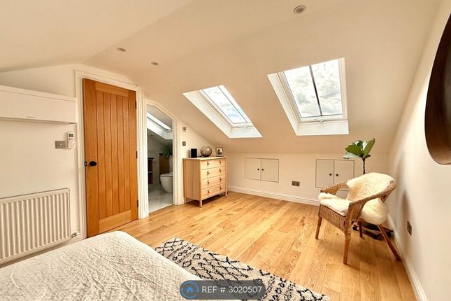 B Hazellville Road, London photo 5