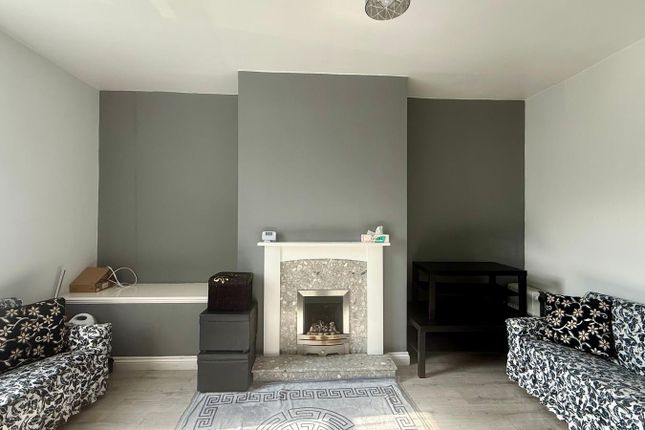 33, King Street, Heckmondwike photo 5