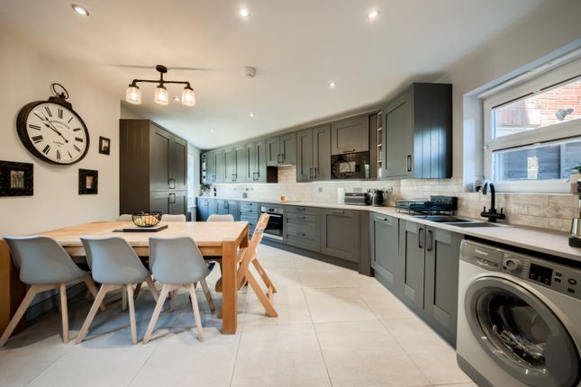 15, Congreve Way, Stratford-upon-Avon photo 4