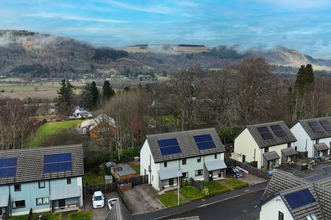 23, Hutchison Avenue, Aberfeldy photo 2