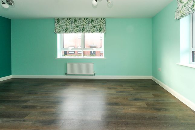 22, Pinnels Road, Wellingborough photo 2
