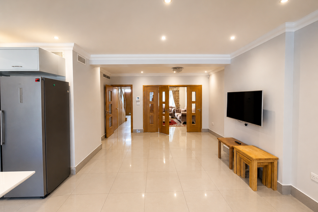Briar Crescent, Northolt photo 3