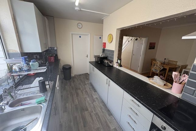 87a, Strafford Gate, Potters Bar photo 3