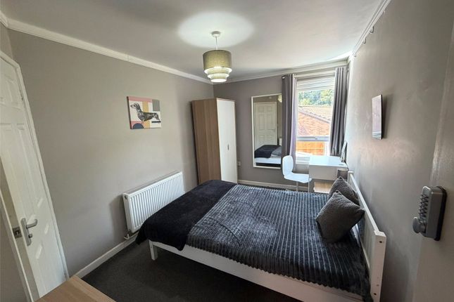 Room 5, 44, Old Wharf, Telford photo 4