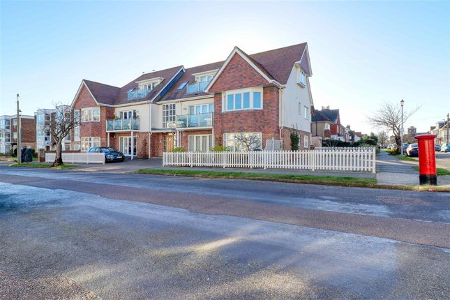 Thumbnail Flat for sale in Principle Court, Queens Road, Frinton On Sea