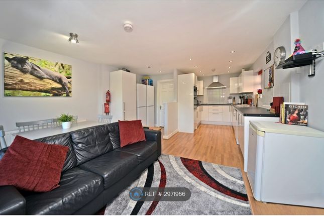 Wingfield Close, New Haw, Addlestone photo 5