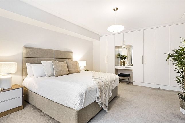 Flat 45,, Richmond Court, London photo 3