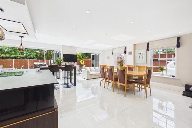 2a, Olivia Gardens, Uxbridge photo 4