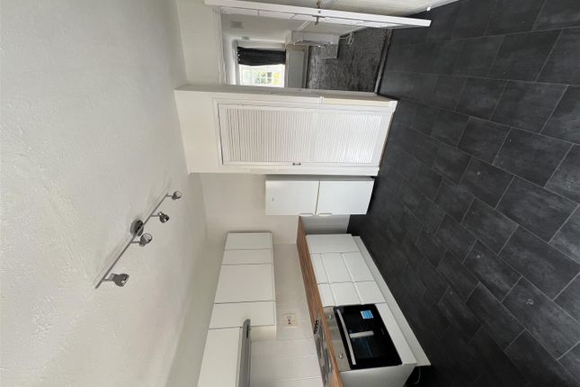 21, Gainsborough Square, Bexleyheath photo 4