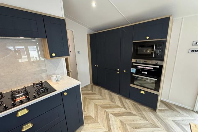 Willerby Gainsborough, Nodes Point Holiday Park, Ryde photo 3