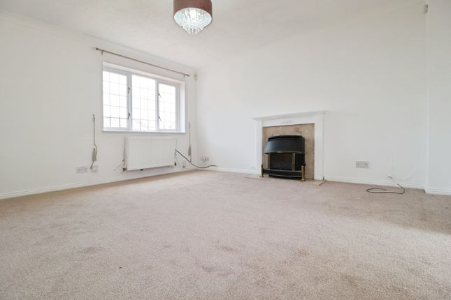 1, Rose Walk, Rogerstone photo 4