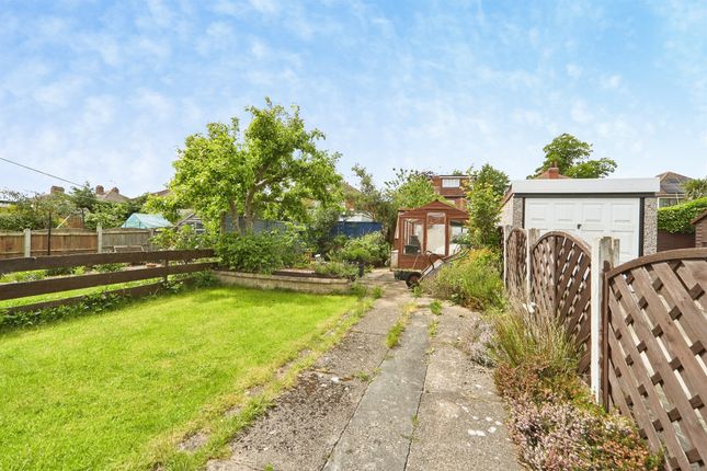 18, Fearnville Place, Leeds photo 4