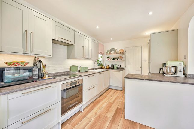 11, Bartholomew Close, Saffron Walden photo 3