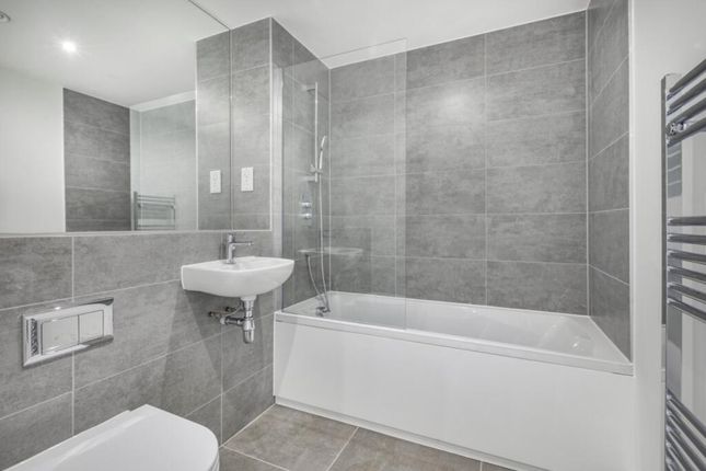 Apartment 53, 1 Pioneer Wharf, 4, Medway Street, Chatham photo 4
