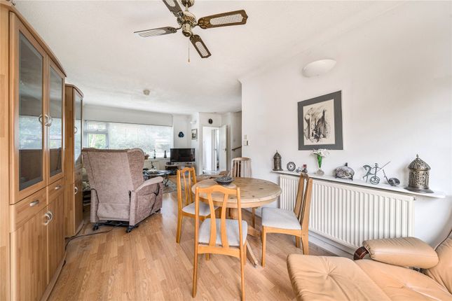 8, St. Regis Close, London photo 2
