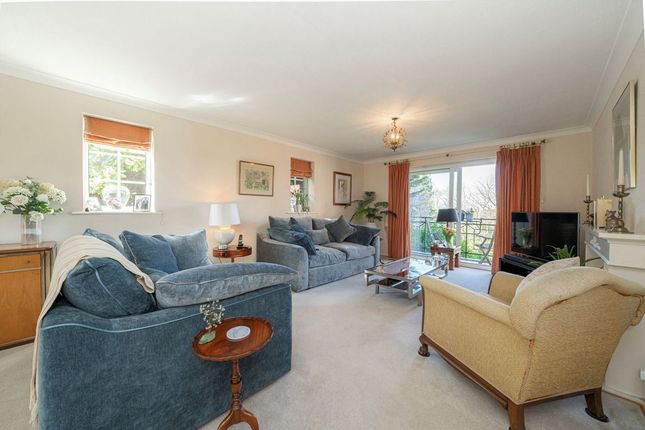 1 Albany Court, Oatlands Drive, Weybridge photo 2