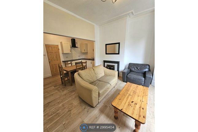 Flat, Alness Road, Manchester photo 2