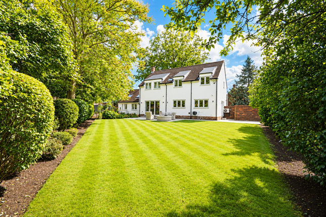 2, Meadowford, Saffron Walden photo 2