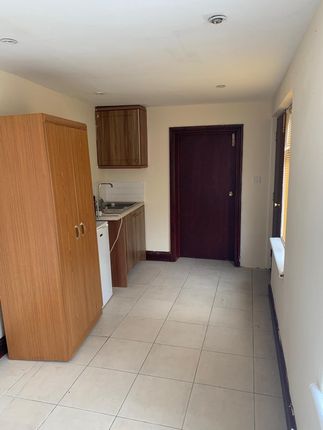 Rushdene Crescent, Northolt photo 3