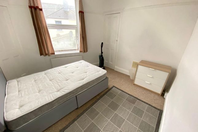 Bedroom1.Jpg