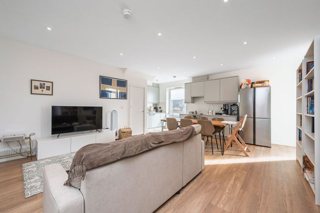 Edgewood Mews, Finchley Central photo 3