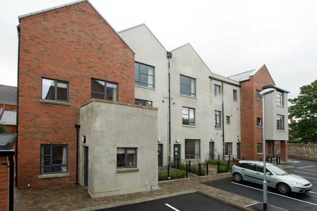 Thumbnail Flat to rent in Rossmore Drive, Belfast