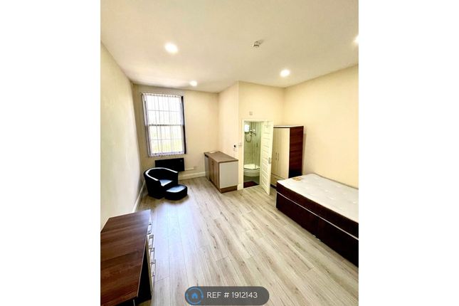 Room 3 £550Pm