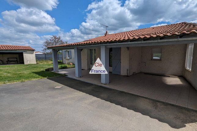 Commercial property for sale in Saint-Crespin-Sur-Moine, Pays-De-La-Loire, 49230, France