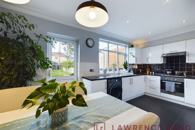 89 Dartmouth Road, Ruislip photo 2