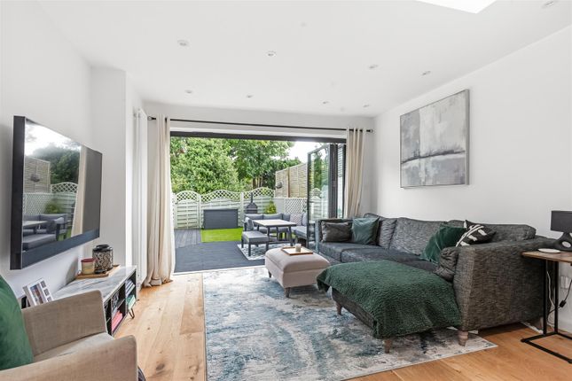 Thumbnail Town house for sale in Park Hill, Carshalton