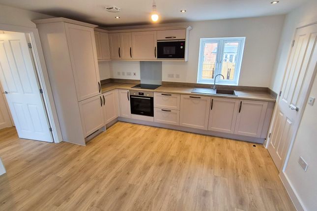 12, Lamiel Lane, Leicester photo 4
